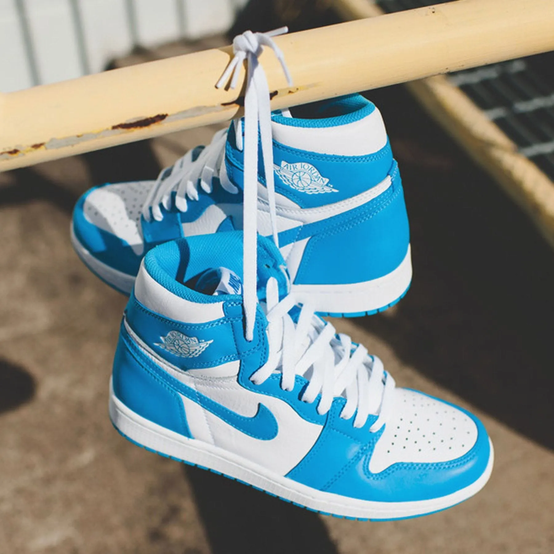 Air Jordan 1 Retro High OG 'UNC'