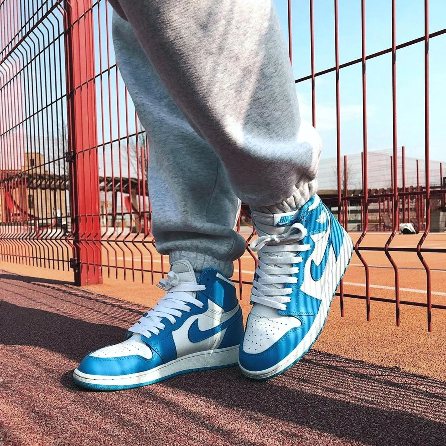 Air Jordan 1 Retro High OG 'UNC'
