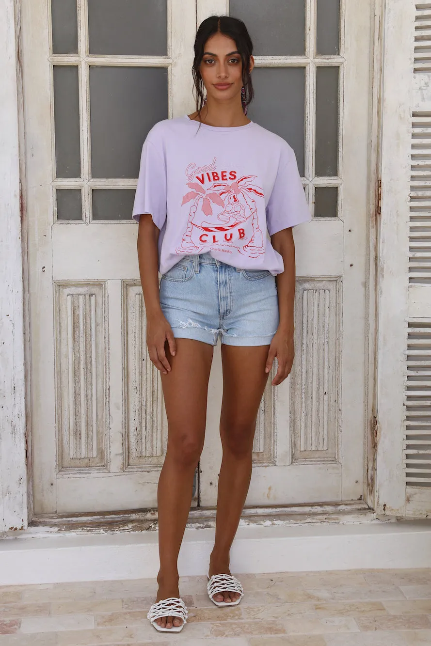 CHARLIE HOLIDAY Good Vibes Club Boyfriend Tee Lilac