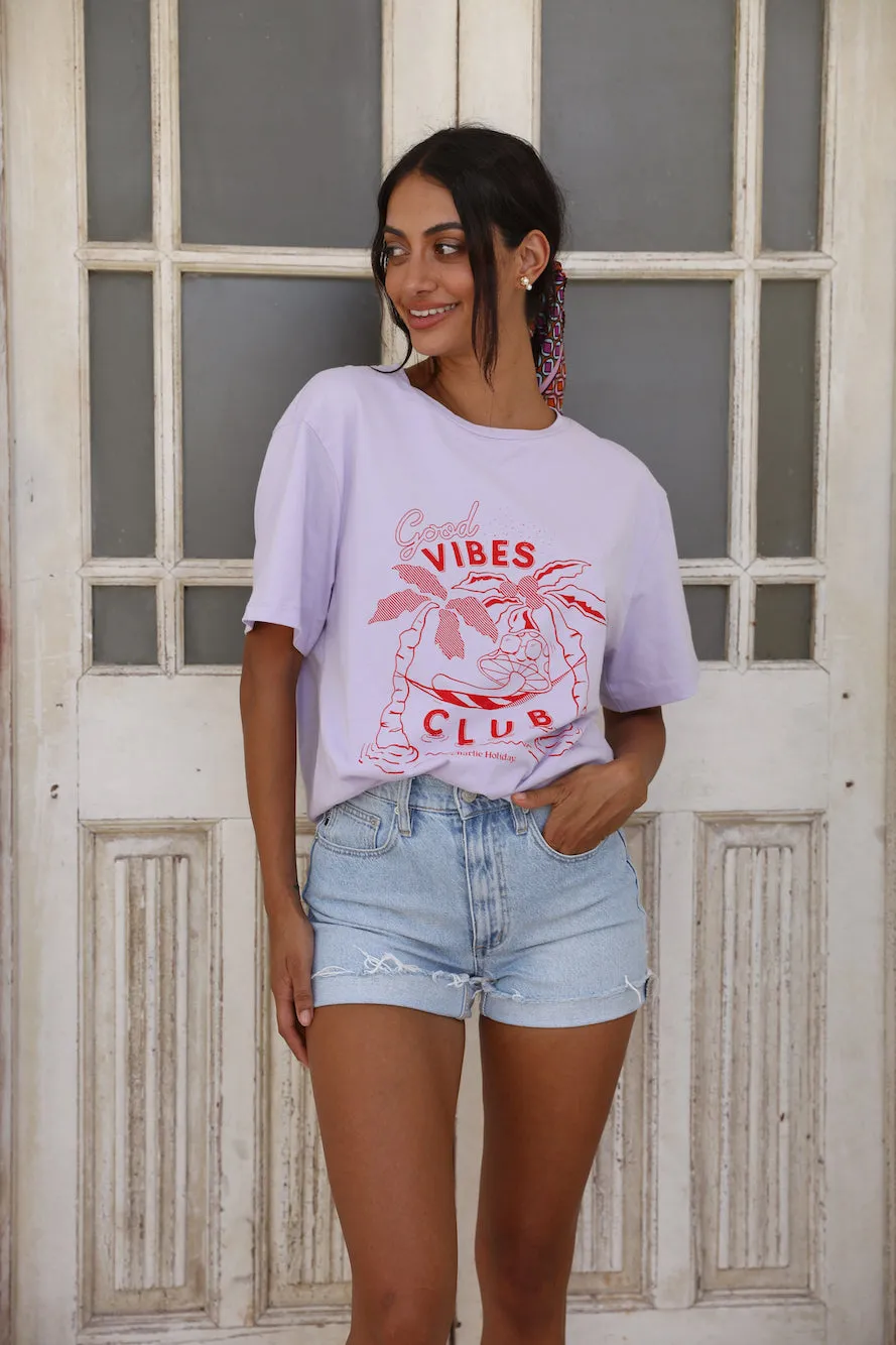 CHARLIE HOLIDAY Good Vibes Club Boyfriend Tee Lilac