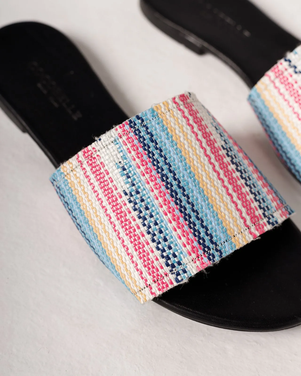 Iris in Aztec Pink