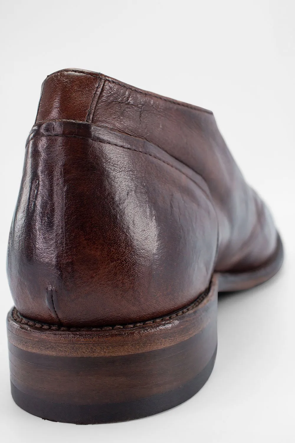 KNIGHTON noble-brown low chukka boots.