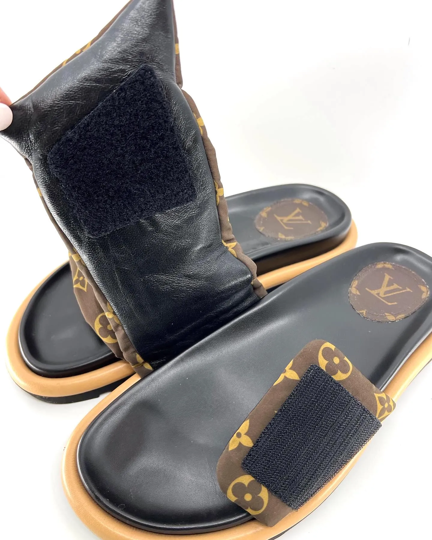 LOUIS VUITTON MONOGRAM POOL PILLOW COMFORT MULES
