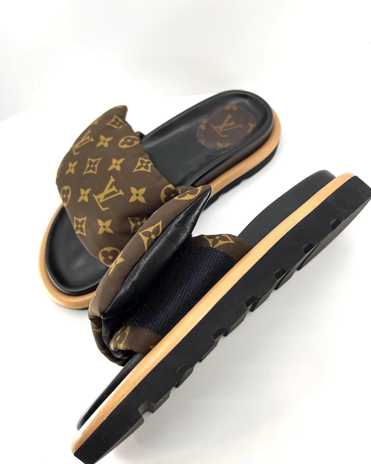LOUIS VUITTON MONOGRAM POOL PILLOW COMFORT MULES