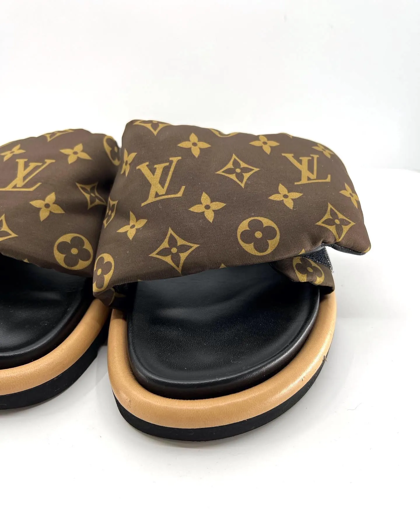 LOUIS VUITTON MONOGRAM POOL PILLOW COMFORT MULES