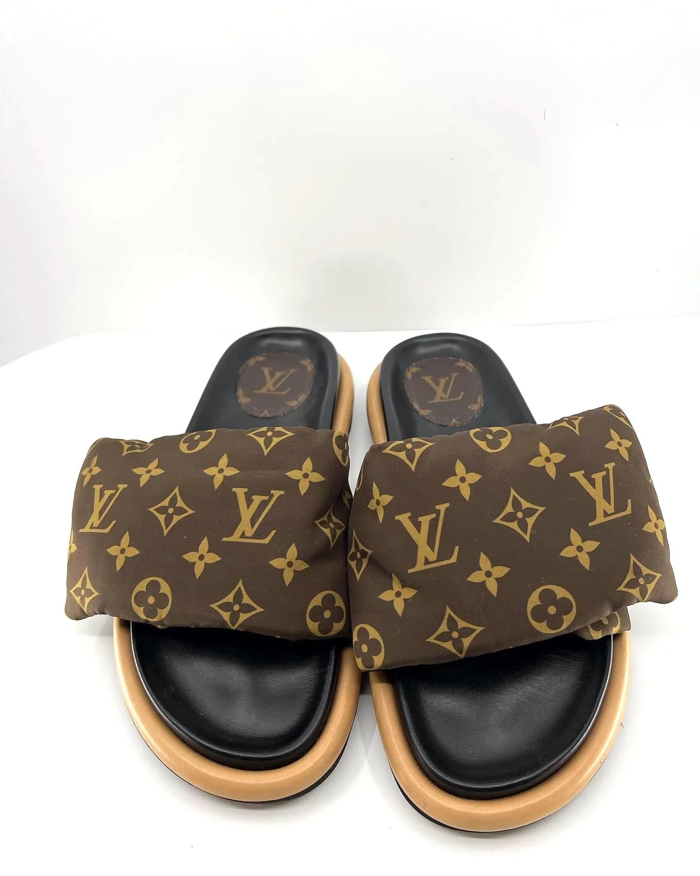LOUIS VUITTON MONOGRAM POOL PILLOW COMFORT MULES