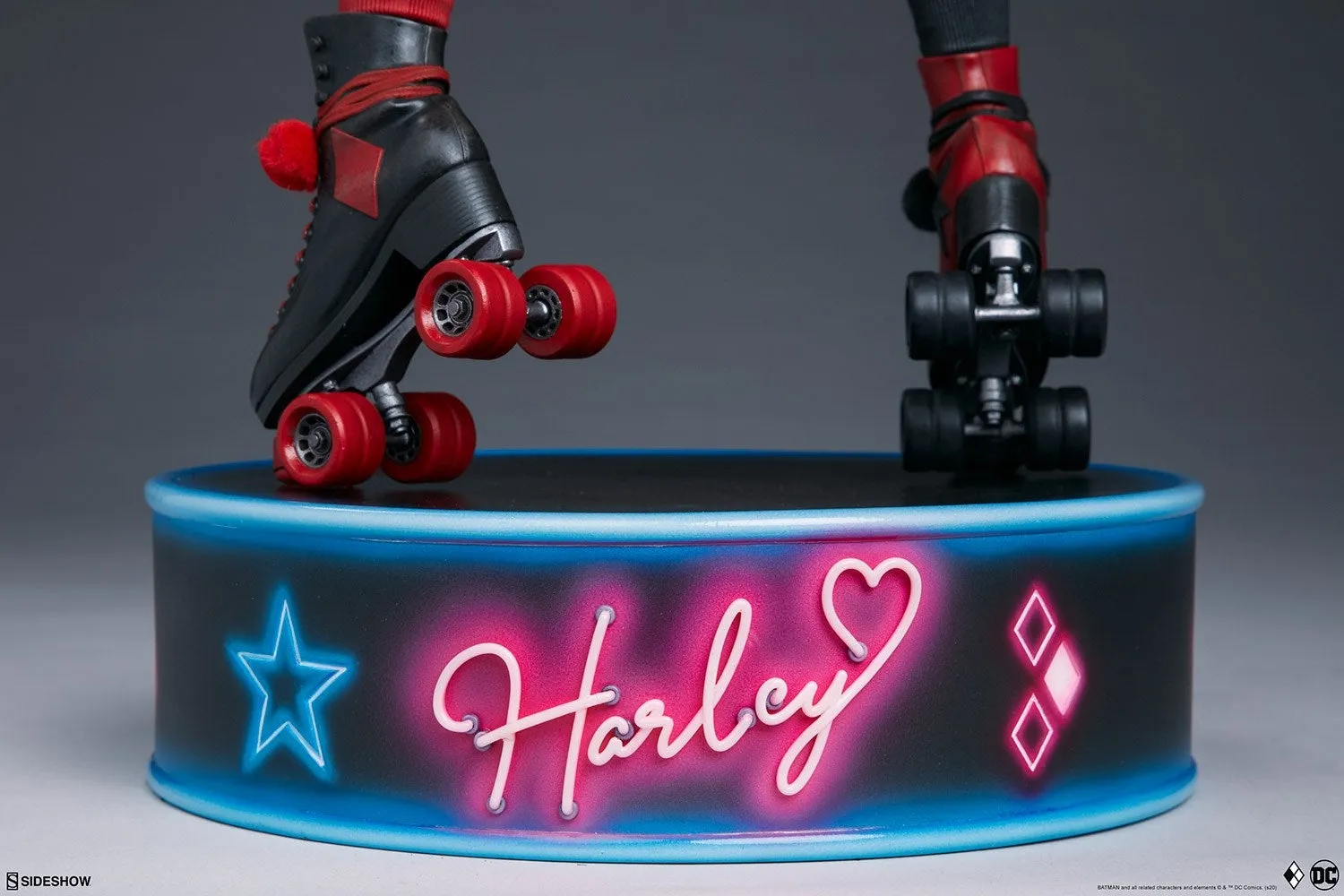 [Pre-Order] SIDESHOW COLLECTIBLES - HARLEY QUINN HELL ON WHEELS PREMIUM FORMAT STATUE