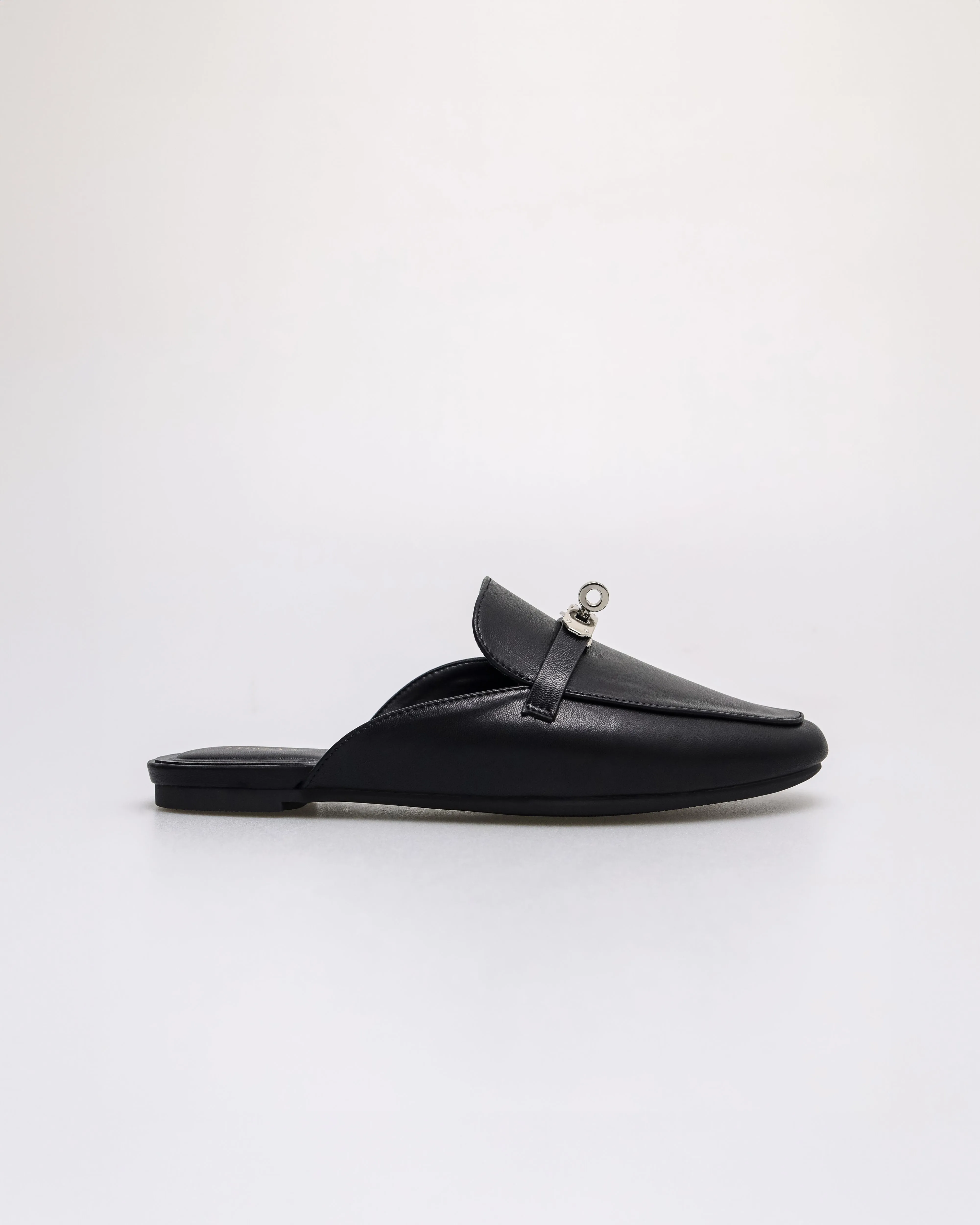 Tomaz FL092 Ladies Vault Charm Mules