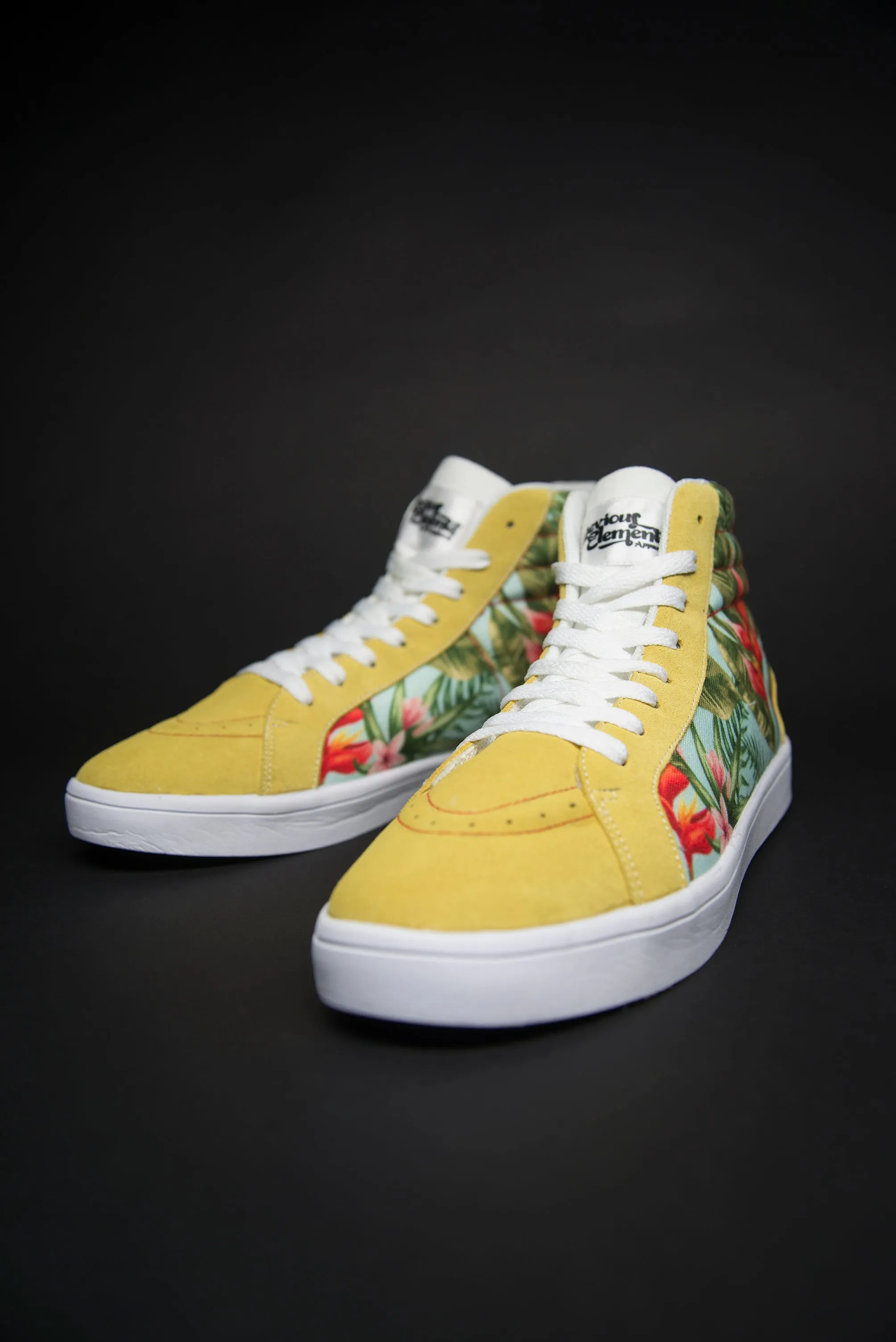 Tropic Vibes Print Canvas Hi-Top Men's Sneakers